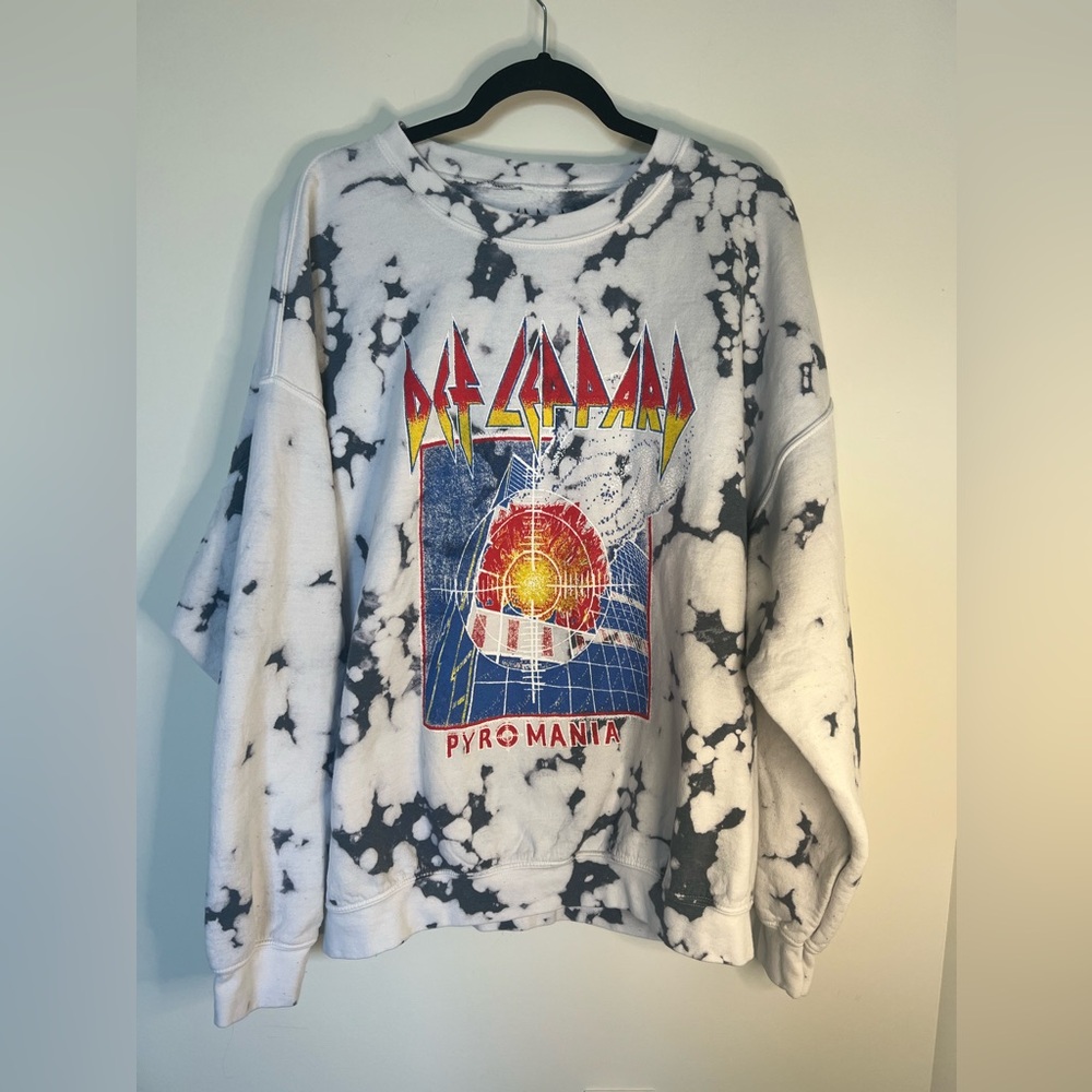 Trendy Def Leppard Pyromania Sweatshirt, Size S/M, Oversized